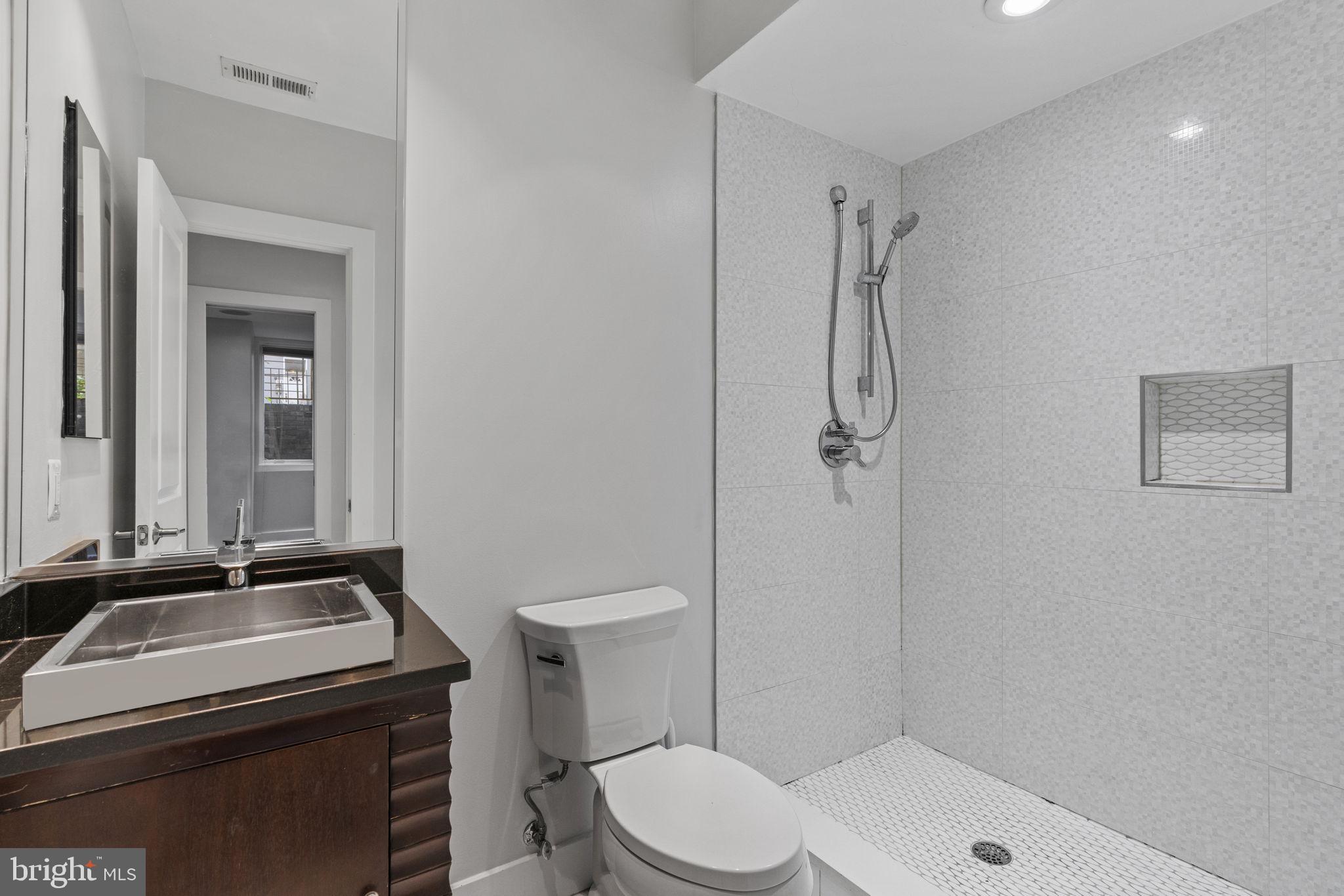 652 L Street Northeast, Unit 1 Washington, DC 20002 - Photo 25 of 36