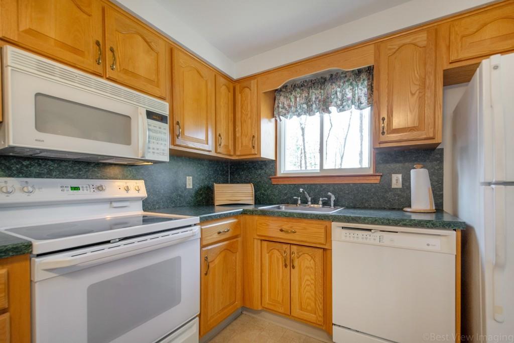 17 Long Meadow Road Chelmsford, MA 01824 - Photo 11 of 42 Gallery Image 11