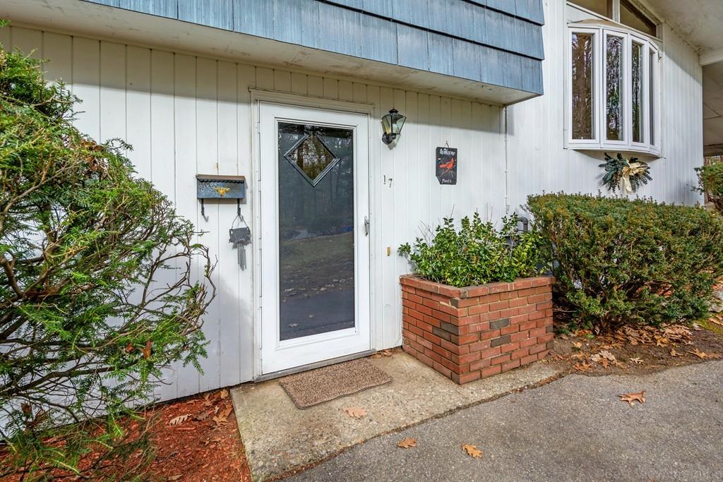 17 Long Meadow Road Chelmsford, MA 01824 - Photo 3 of 42 Gallery Image 3