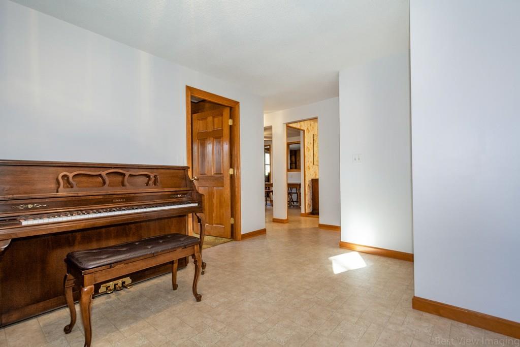 17 Long Meadow Road Chelmsford, MA 01824 - Photo 5 of 42 Gallery Image 5