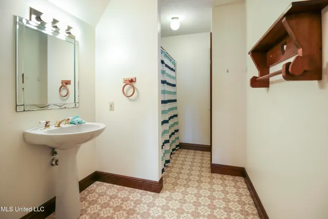 $890,000 | 2655 Highway 43 South, Picayune, MS 39466