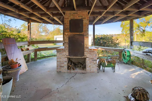 $890,000 | 2655 Highway 43 South, Picayune, MS 39466