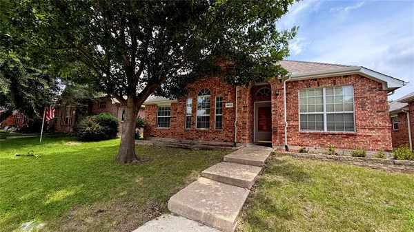 $2,300 | 5812 Hidden Pine Lane, McKinney, TX 75070