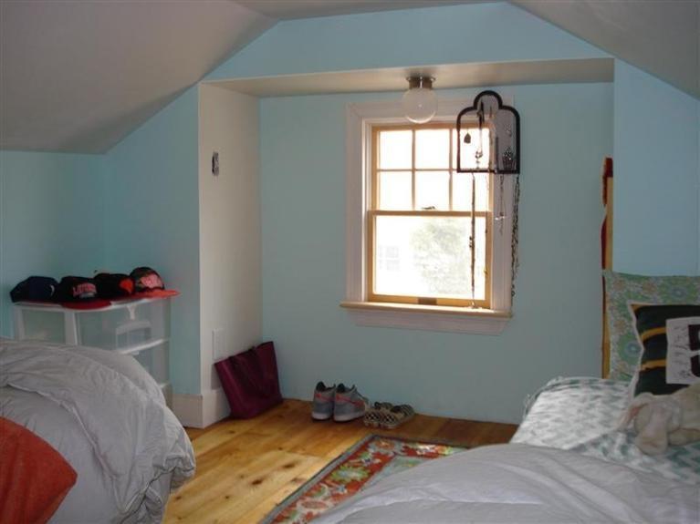 60 Elliott Road Centerville, MA 02632 - Photo 21 of 22 a bedroom with a bed and a window