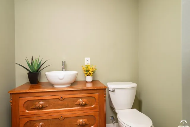 $350,000 | 1211 North 1800th Road, Lawrence, KS 66049