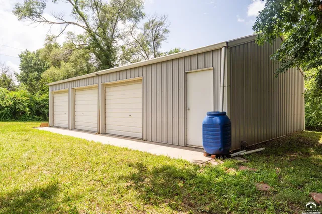 $350,000 | 1211 North 1800th Road, Lawrence, KS 66049