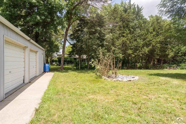 $350,000 | 1211 North 1800th Road, Lawrence, KS 66049