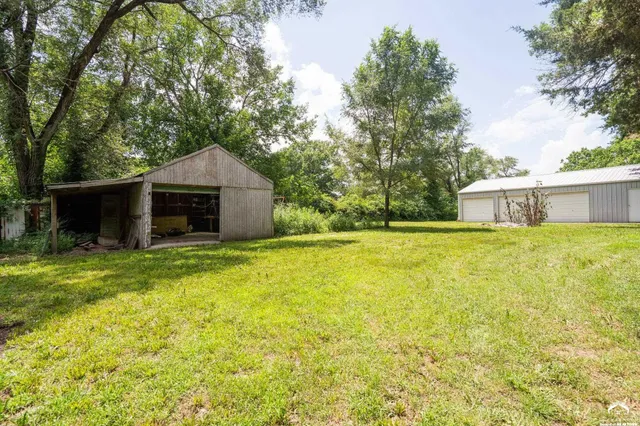 $350,000 | 1211 North 1800th Road, Lawrence, KS 66049