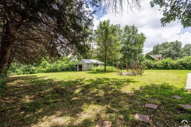 $350,000 | 1211 North 1800th Road, Lawrence, KS 66049