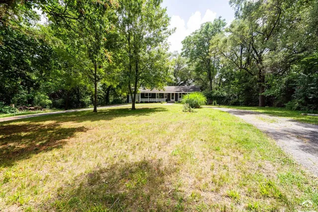 $350,000 | 1211 North 1800th Road, Lawrence, KS 66049