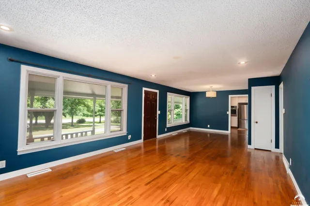 $350,000 | 1211 North 1800th Road, Lawrence, KS 66049