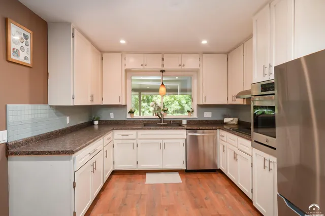 $350,000 | 1211 North 1800th Road, Lawrence, KS 66049