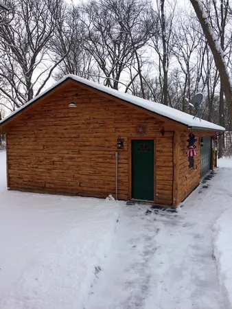 $585,000 | 48 Indian Hills Drive, Putnam, IL 61560