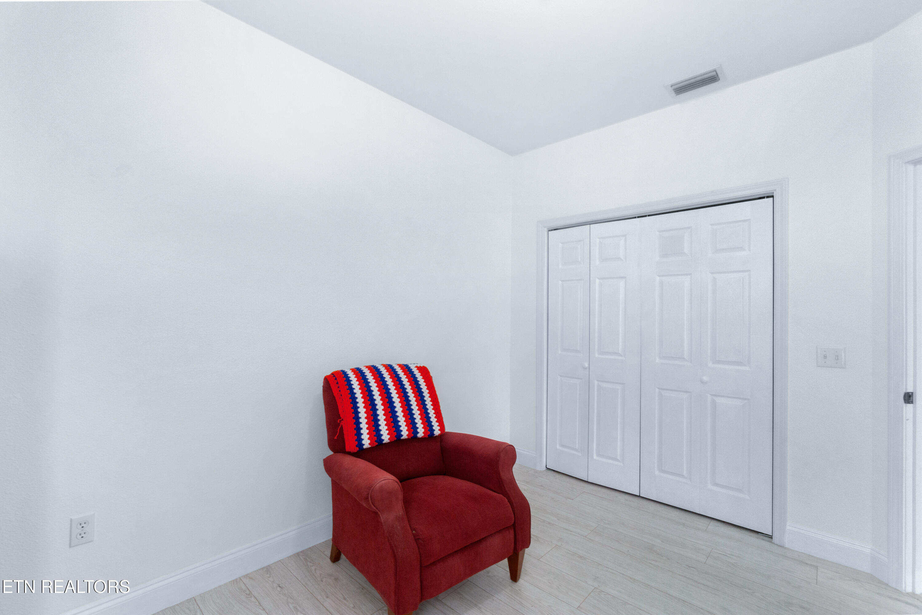 127 Pine Loop Drive Madisonville, TN 37354 - Photo 24 of 39 127 Pine Loop Dr-18