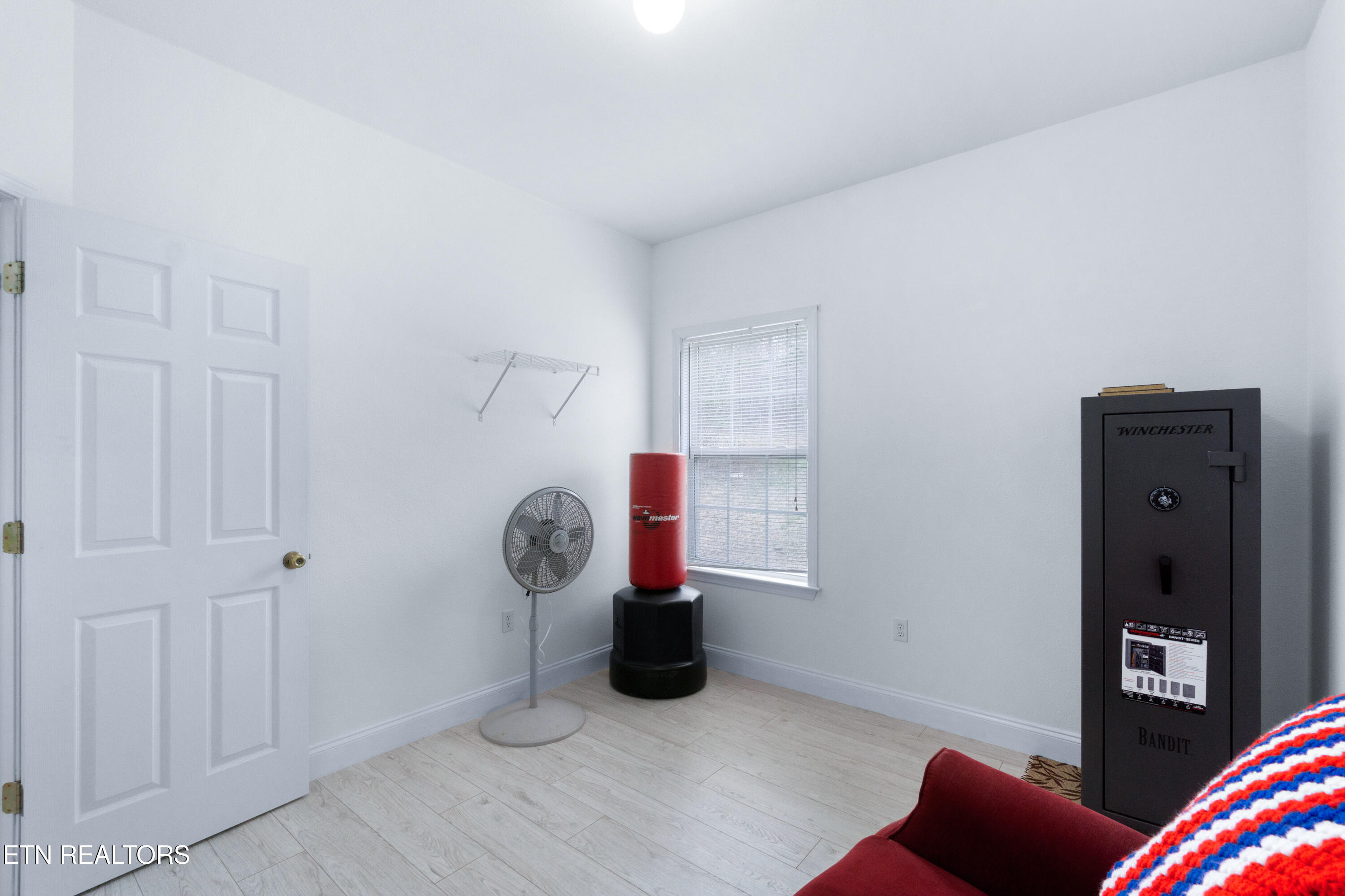 127 Pine Loop Drive Madisonville, TN 37354 - Photo 26 of 39 127 Pine Loop Dr-17