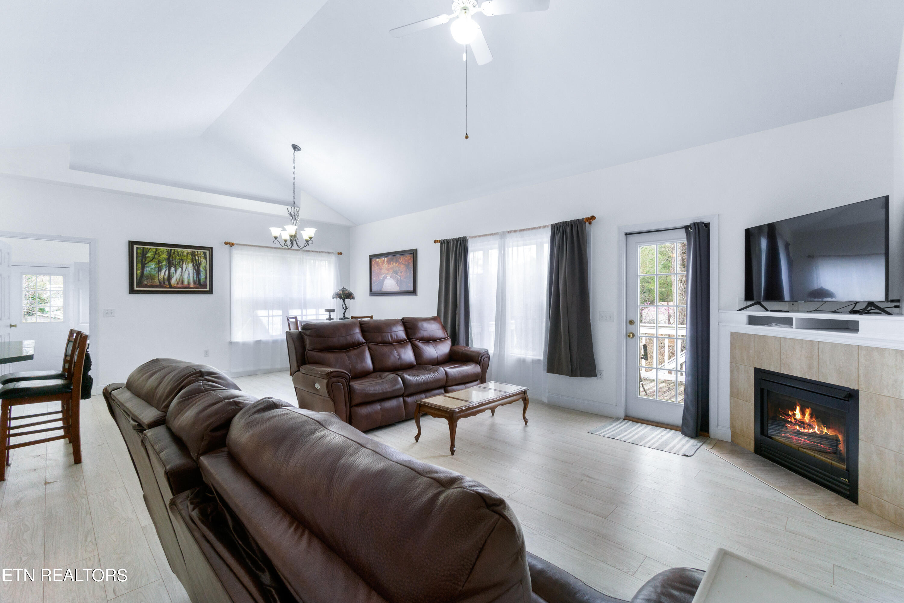 127 Pine Loop Drive Madisonville, TN 37354 - Photo 7 of 39 127 Pine Loop Dr-2