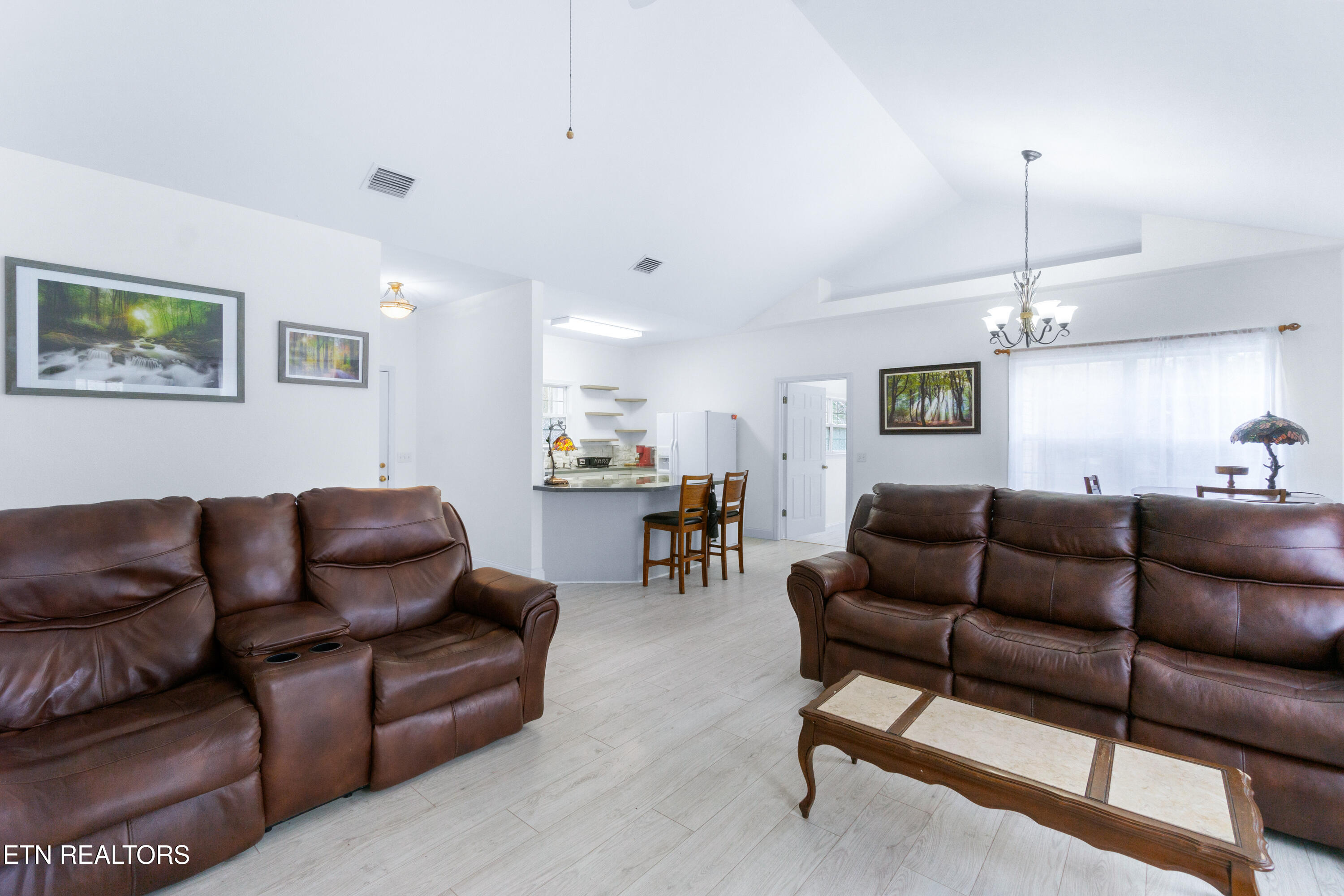 127 Pine Loop Drive Madisonville, TN 37354 - Photo 9 of 39 127 Pine Loop Dr-4