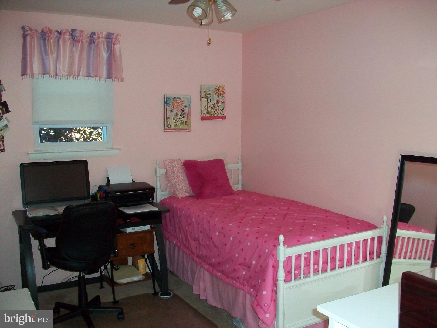 13029 Worthington Road Philadelphia, PA 19116 - Photo 23 of 25