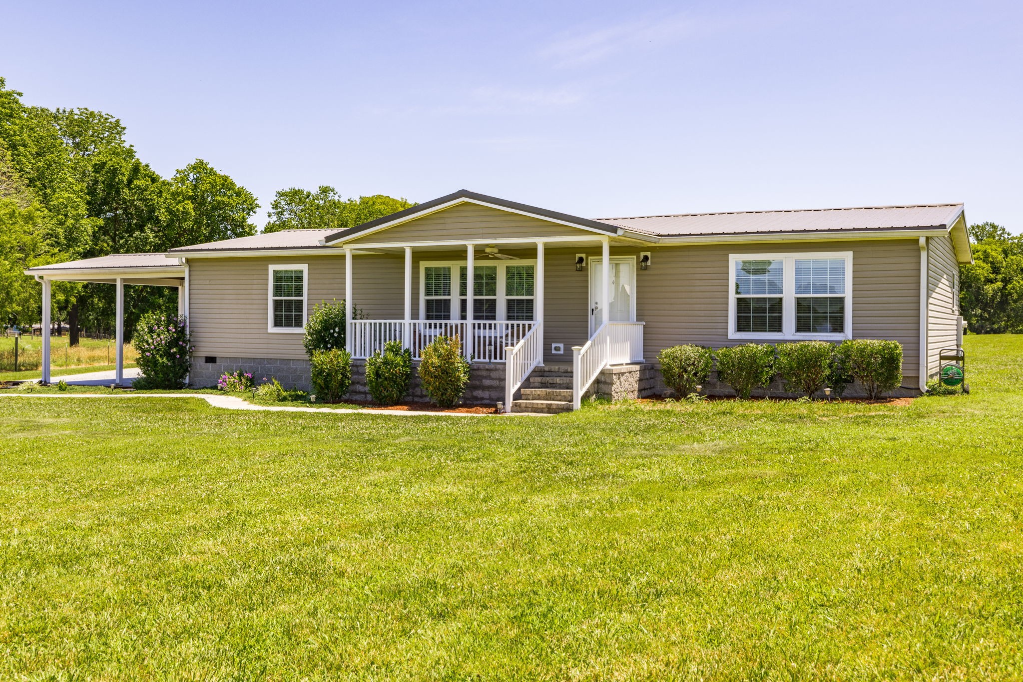 4265 Armstrong Road Springfield, TN 37172 - Photo 1 of 57 a front view of house with yard and green space