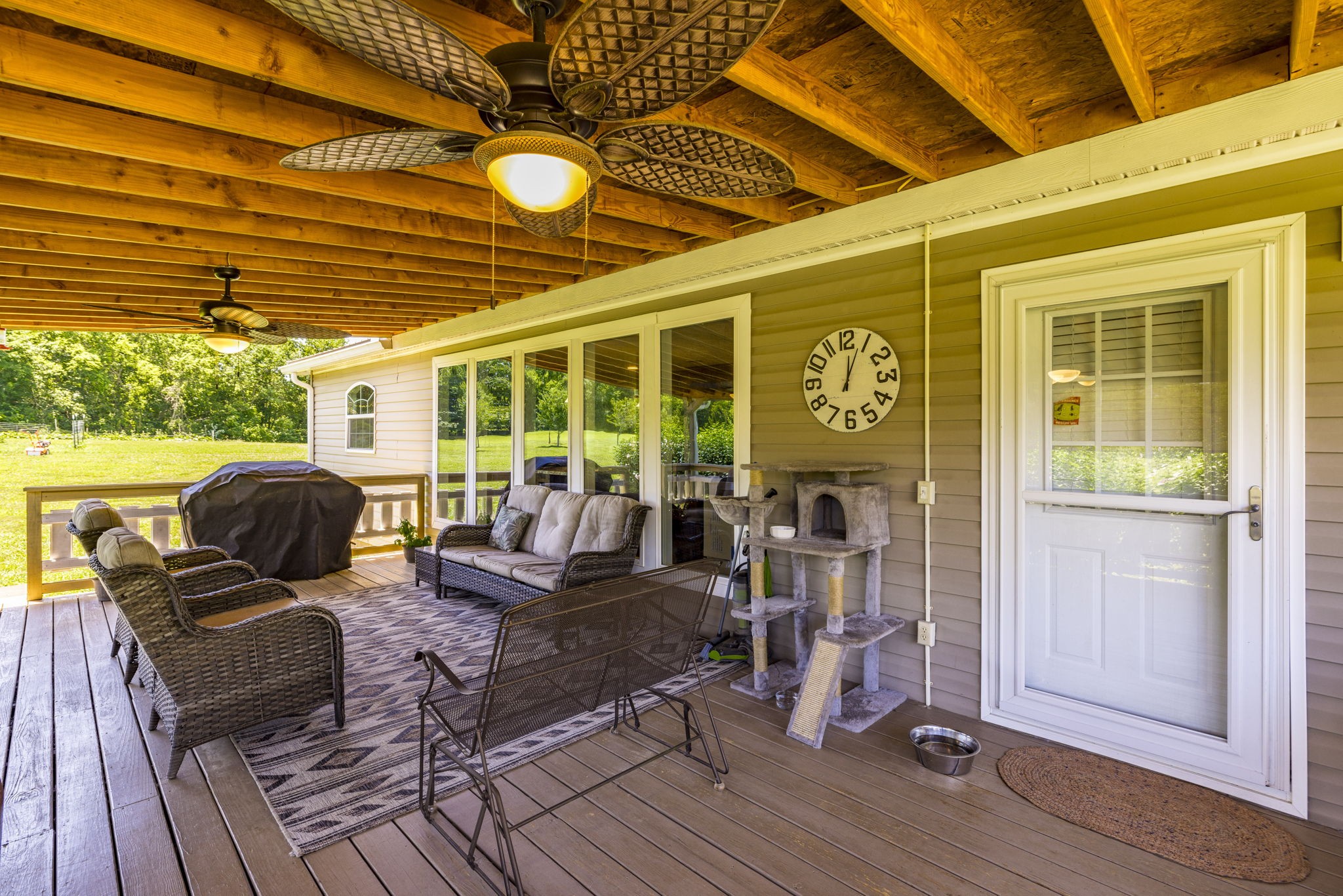 4265 Armstrong Road Springfield, TN 37172 - Photo 15 of 57 a view of a patio with table and chairs
