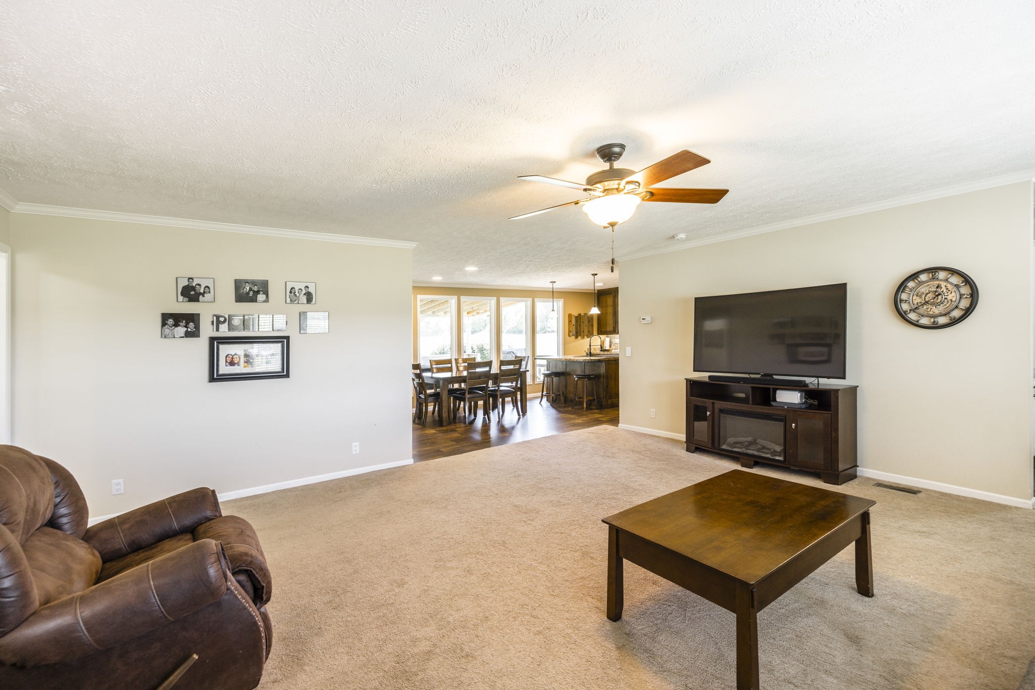 4265 Armstrong Road Springfield, TN 37172 - Photo 24 of 57 a living room with furniture and a flat screen tv