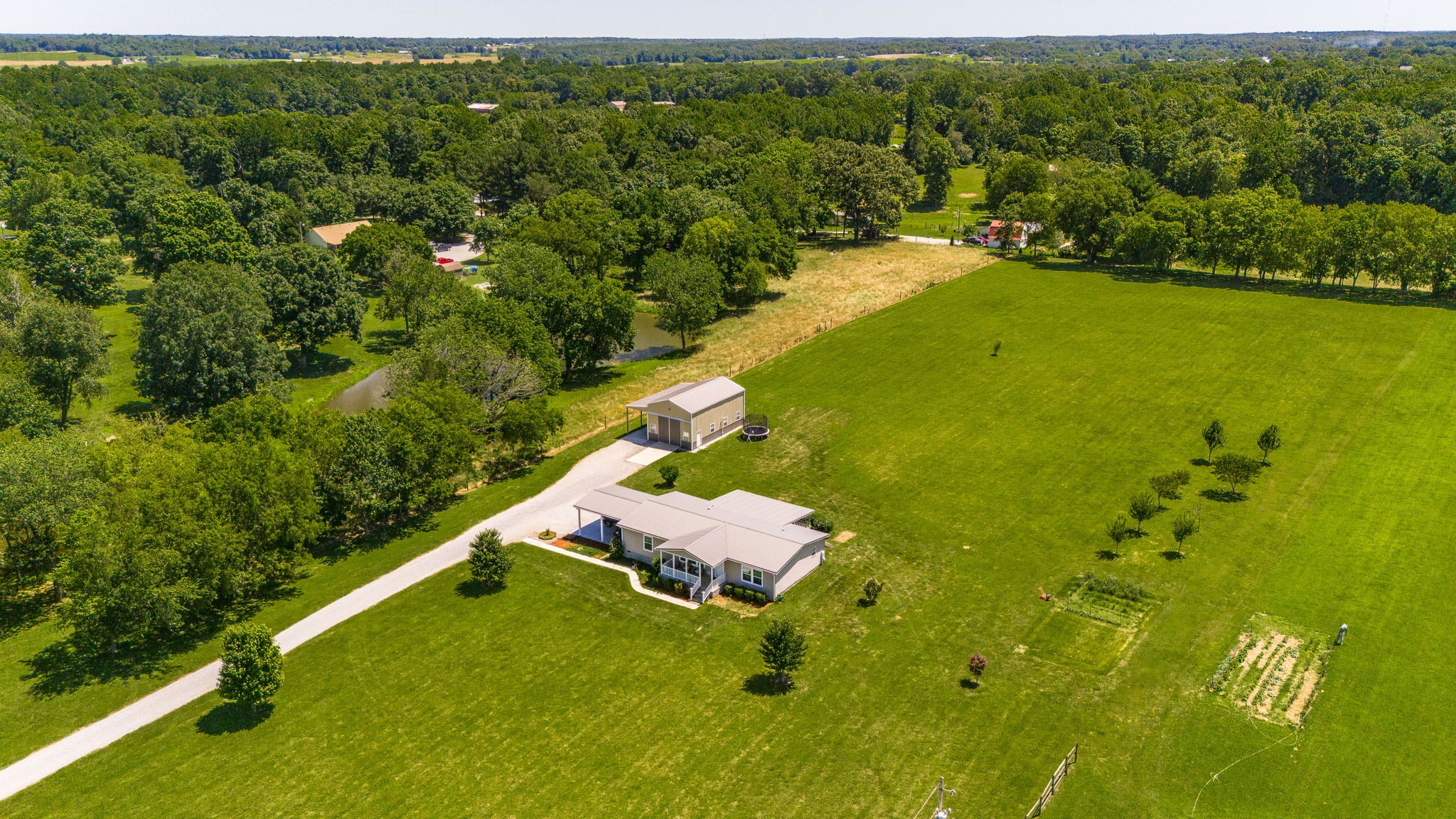 4265 Armstrong Road Springfield, TN 37172 - Photo 56 of 57 a view of an ocean from a balcony