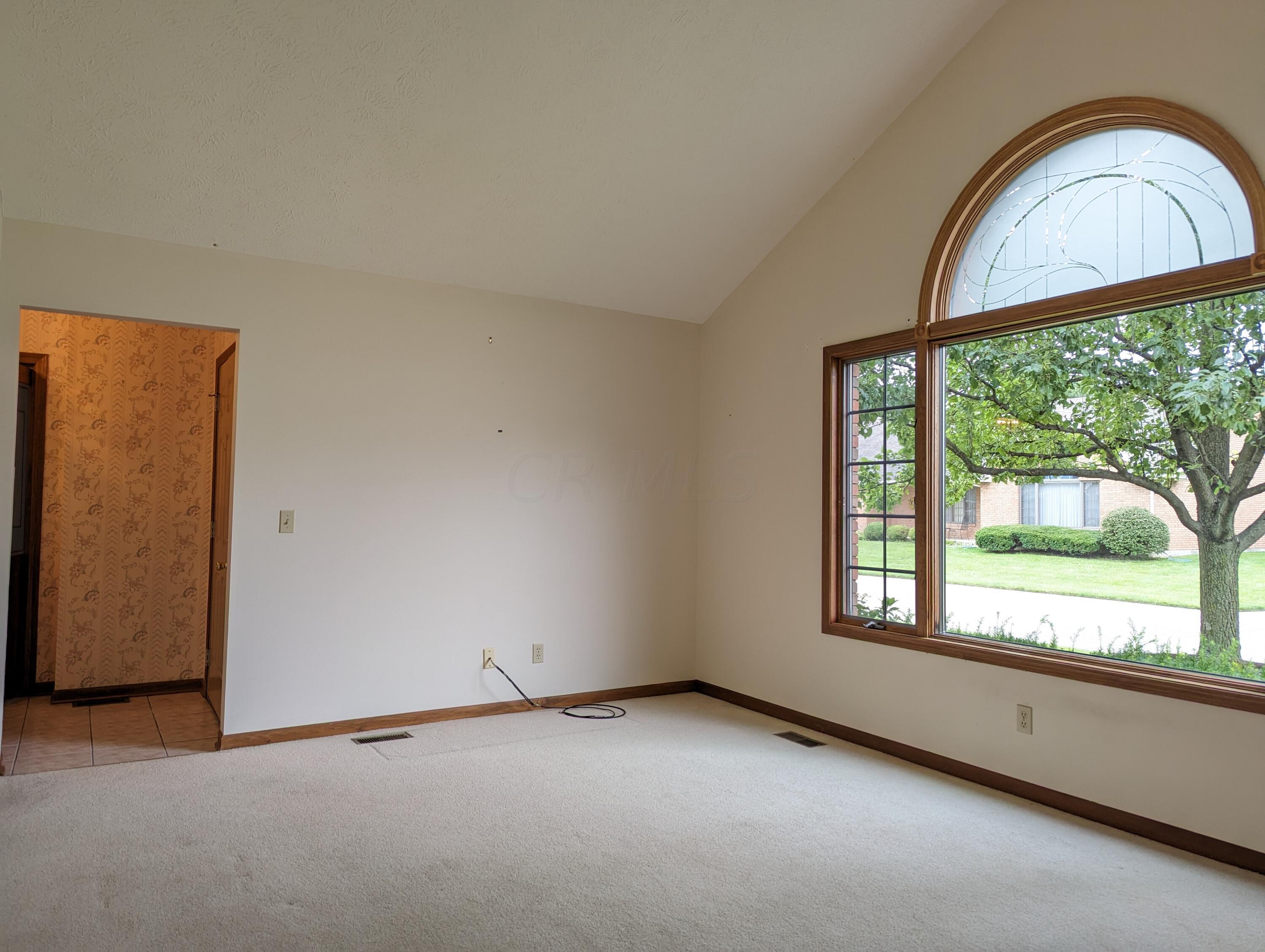 1780 Fox Ridge Drive Springfield, OH 45503 - Photo 9 of 26 PXL_20230815_164858328.MP
