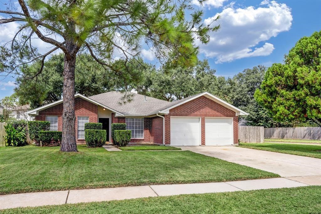 16618 Parliament Street Houston, TX 77083 - Photo 2 of 15