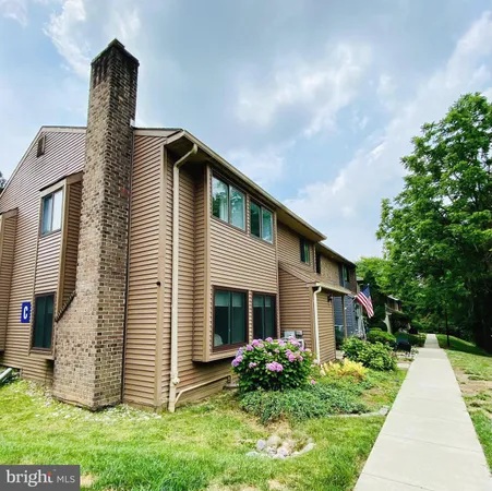 $2,100 | 22 Fitzwatertown Road, Unit C12, Willow Grove, PA 19090