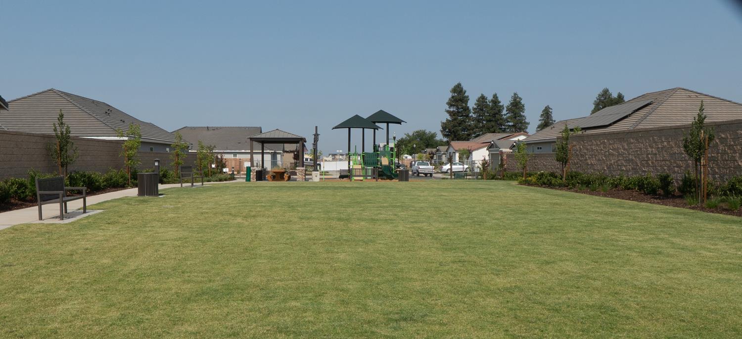 3302 Simental Avenue Clovis, CA 93619 - Photo 2 of 23