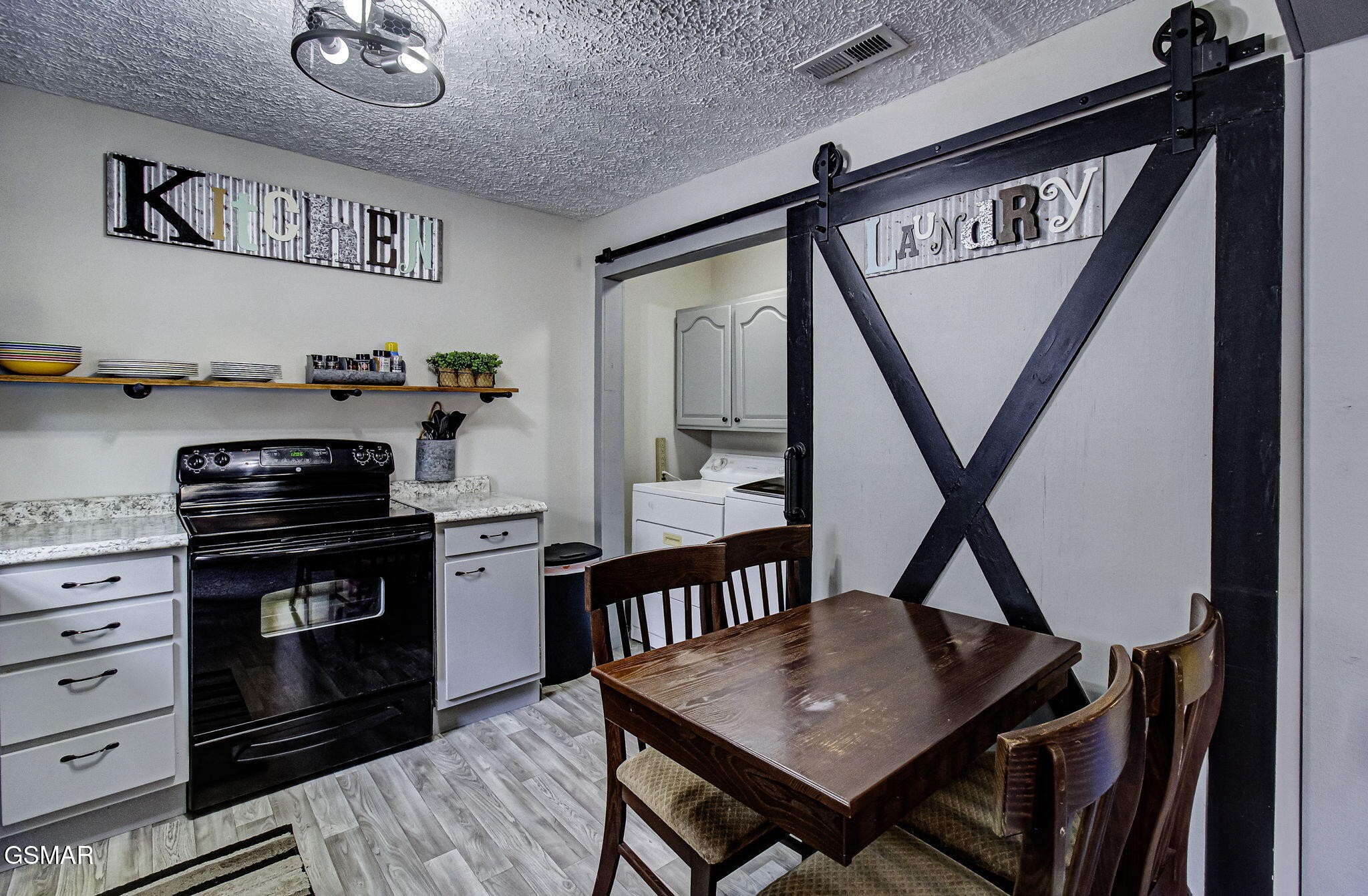 2589 Ridge Road Pigeon Forge, TN 37863 - Photo 11 of 38 Gallery Image 11