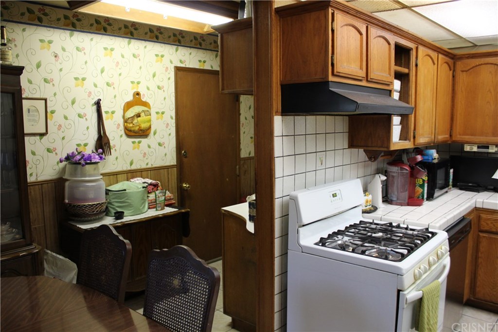 12962 Weidner Street Pacoima, CA 91331 - Photo 17 of 29