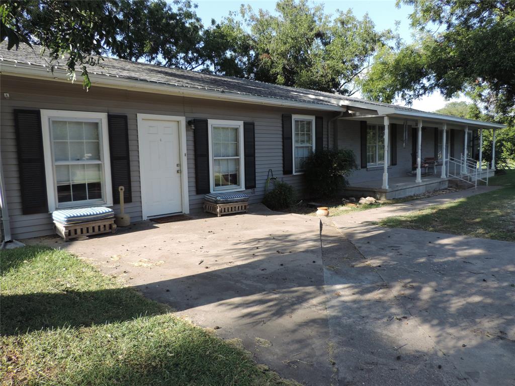 201 Sidney Road Comanche, TX 76442 - Photo 2 of 40 Gallery Image 2
