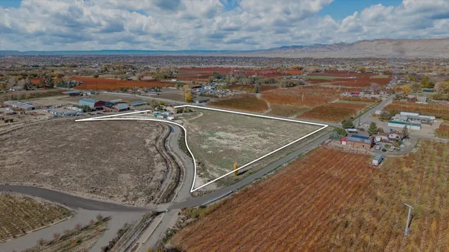 $950,000 | 3365 C Road, Palisade, CO 81526