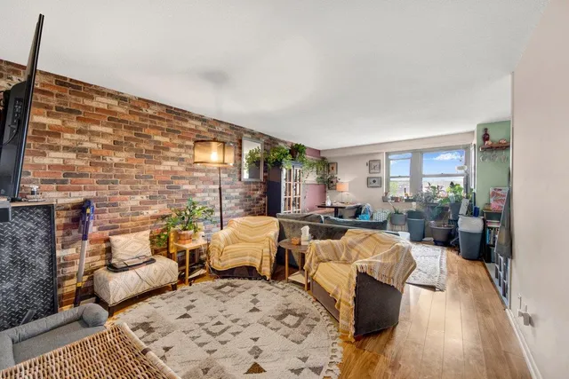 $279,999 | 290 West 232nd Street, Unit 8E | Kingsbridge