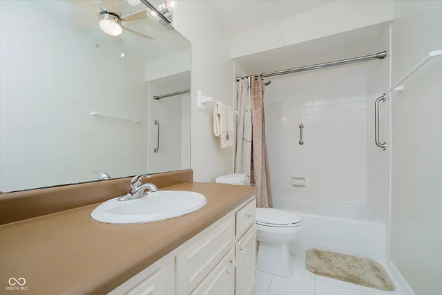 $250,000 | 509 West Hunters Drive, Unit A, Carmel, IN 46032