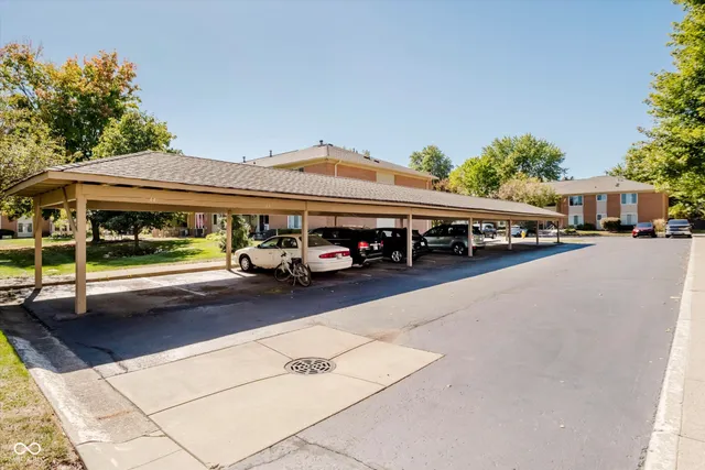 $250,000 | 509 West Hunters Drive, Unit A, Carmel, IN 46032