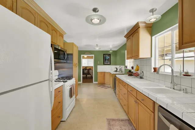 $569,000 | 2021 Mission Avenue, Carmichael, CA 95608