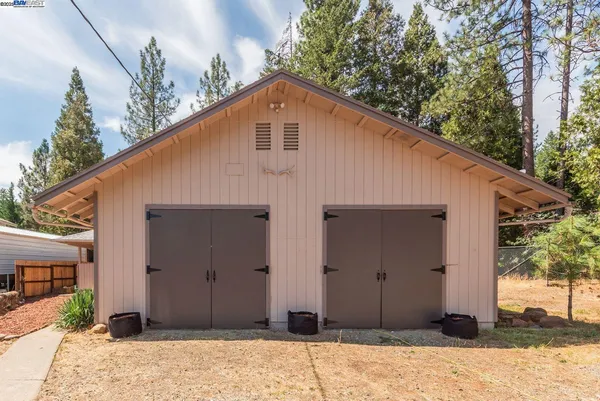 $309,000 | 230 Mary Avenue, Trinity Center, CA 96091