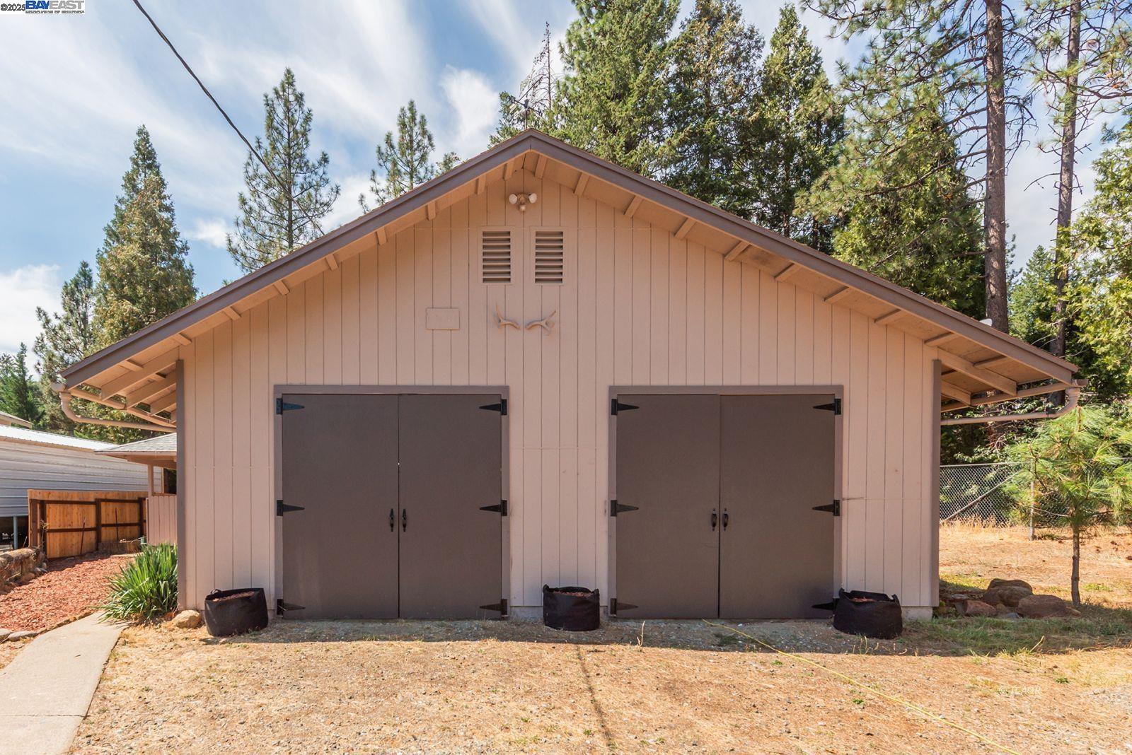 230 Mary Avenue Trinity Center, CA 96091 - Photo 32 of 46 a front view of a house