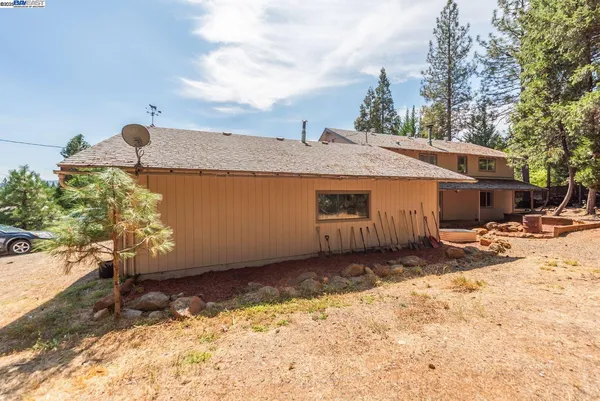 $309,000 | 230 Mary Avenue, Trinity Center, CA 96091