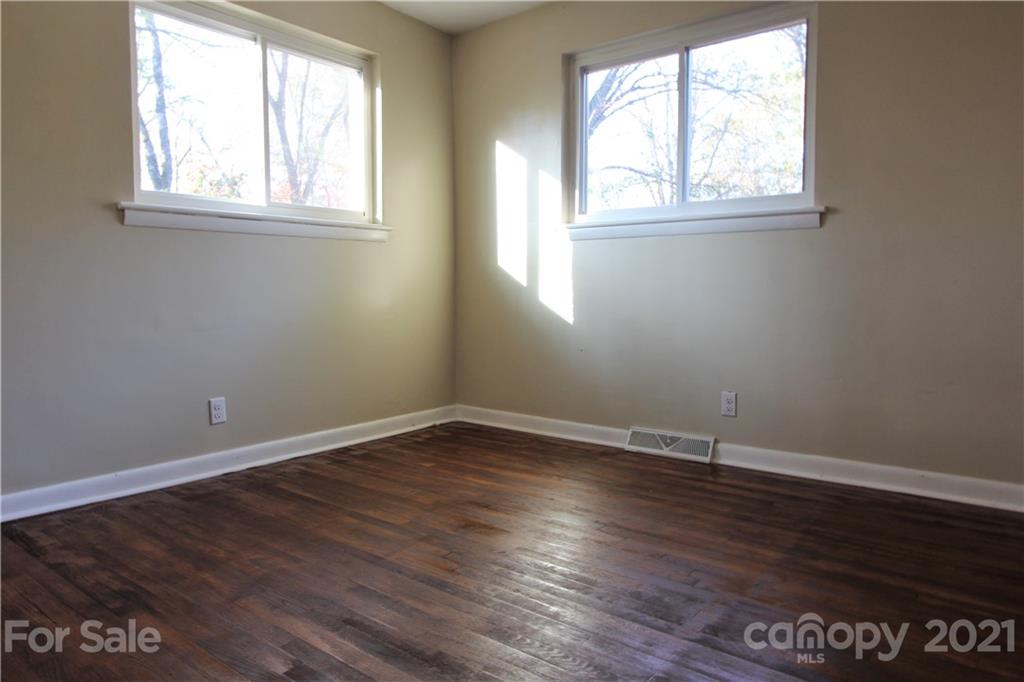 2601 Starnes Road Charlotte, NC 28214 - Photo 13 of 40 Gallery Image 13