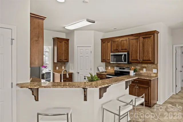 $650,000 | 8504 Tonawanda Drive, Charlotte, NC 28277