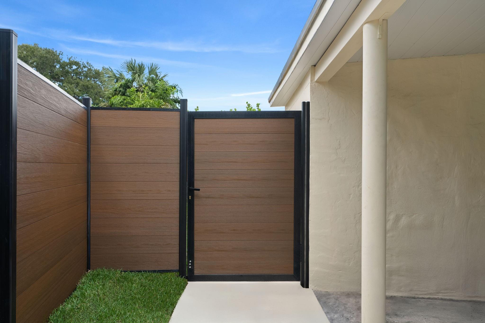 823 Southwest 27th Street Fort Lauderdale, FL 33315 - Photo 43 of 56 a view of outdoor space