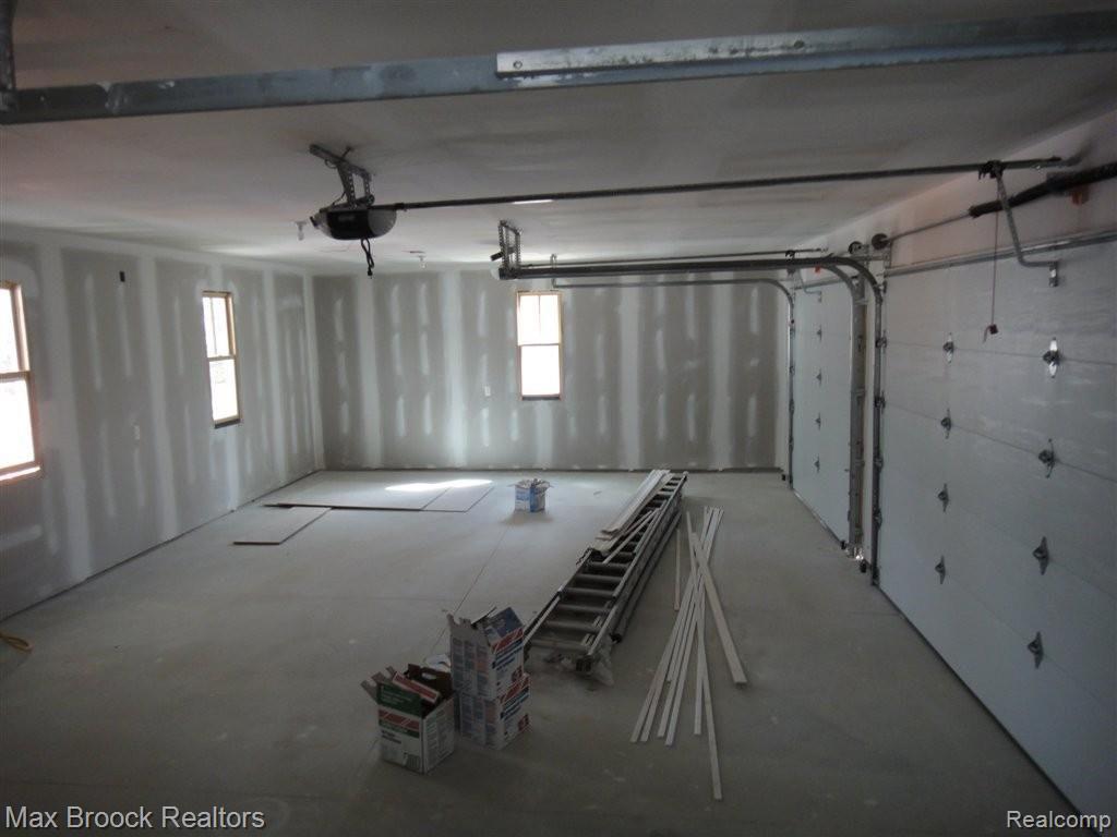 4725 Dover Road Bloomfield Hills, MI 48304 - Photo 17 of 21 Garage interior