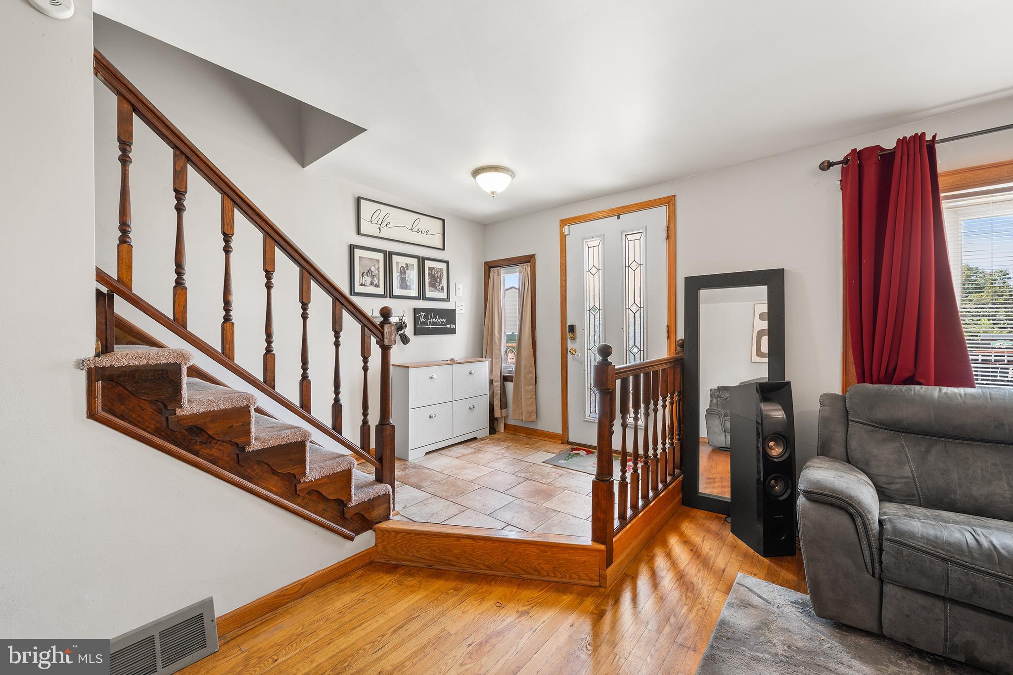 607 St Anthony Lane Upper Darby, PA 19082 - Photo 4 of 31