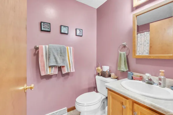 $464,900 | 10922 East 1000 North, Kendallville, IN 46755