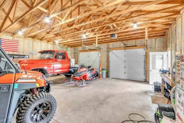 $464,900 | 10922 East 1000 North, Kendallville, IN 46755