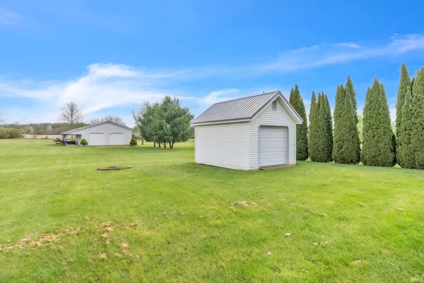 $464,900 | 10922 East 1000 North, Kendallville, IN 46755