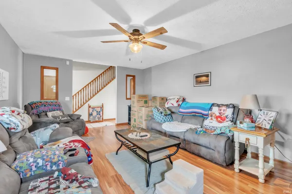$464,900 | 10922 East 1000 North, Kendallville, IN 46755